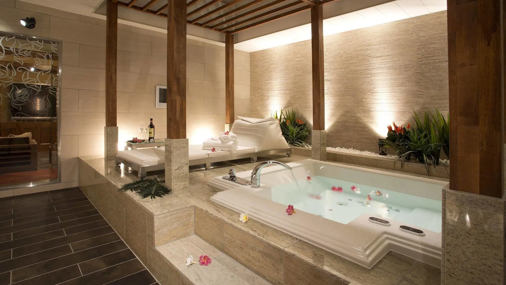 Hotel And Spa Lotus Modern (Adults Only) Kyoto