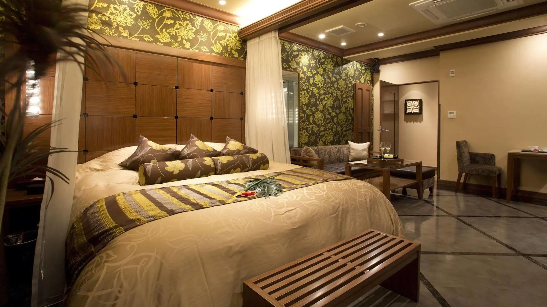 Hotel And Spa Lotus Modern (Adults Only) Kyoto 2*,